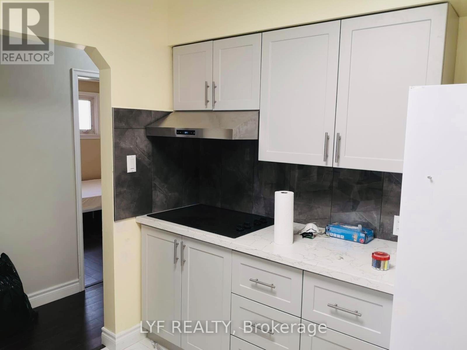Rm A - 22 Ivordale Crescent, Toronto, Ontario  M1R 2W6 - Photo 6 - E13098700