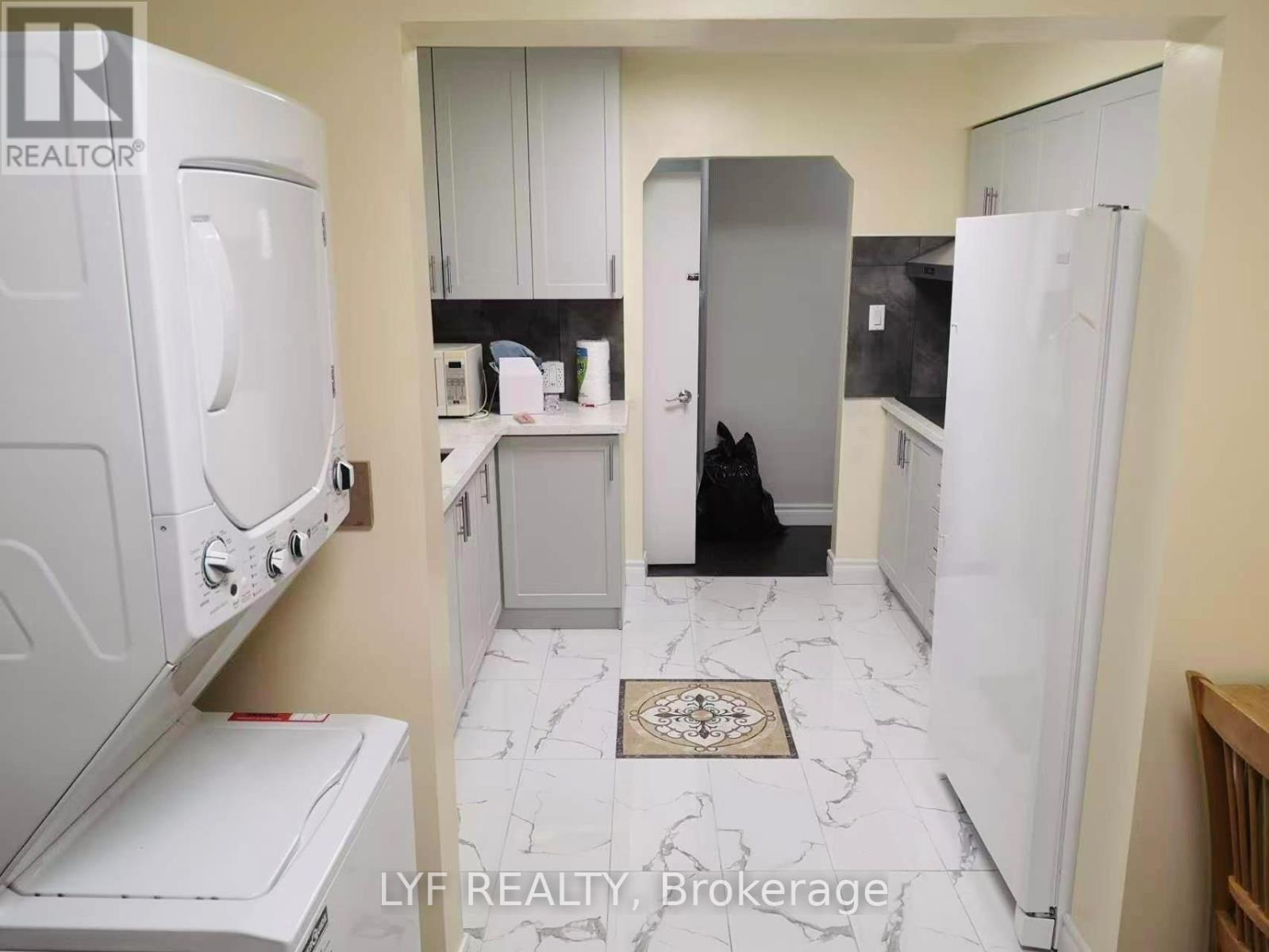 Rm A - 22 Ivordale Crescent, Toronto, Ontario  M1R 2W6 - Photo 8 - E13098700