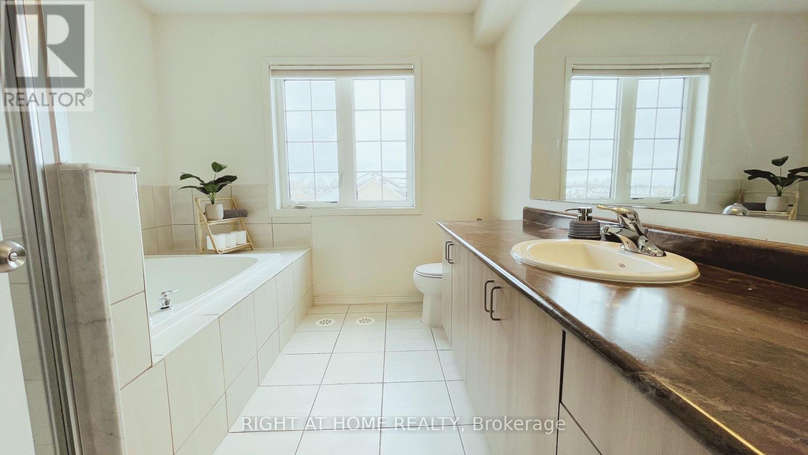 2372 Chevron Prince Path, Oshawa, Ontario L1L 0K9 - Photo 18 - E13098758