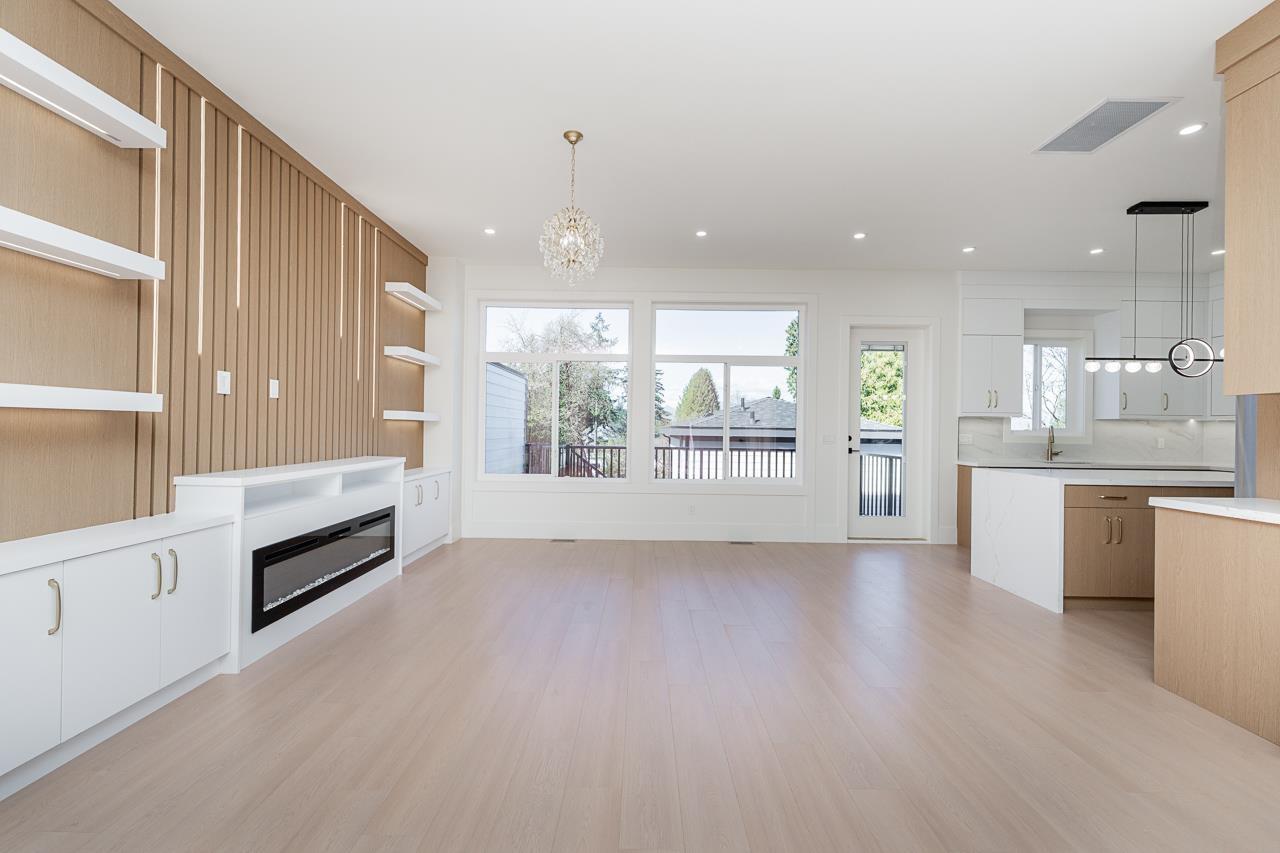 2 14259 S Park Drive, Surrey, British Columbia  V3R 5P1 - Photo 2 - R3120021