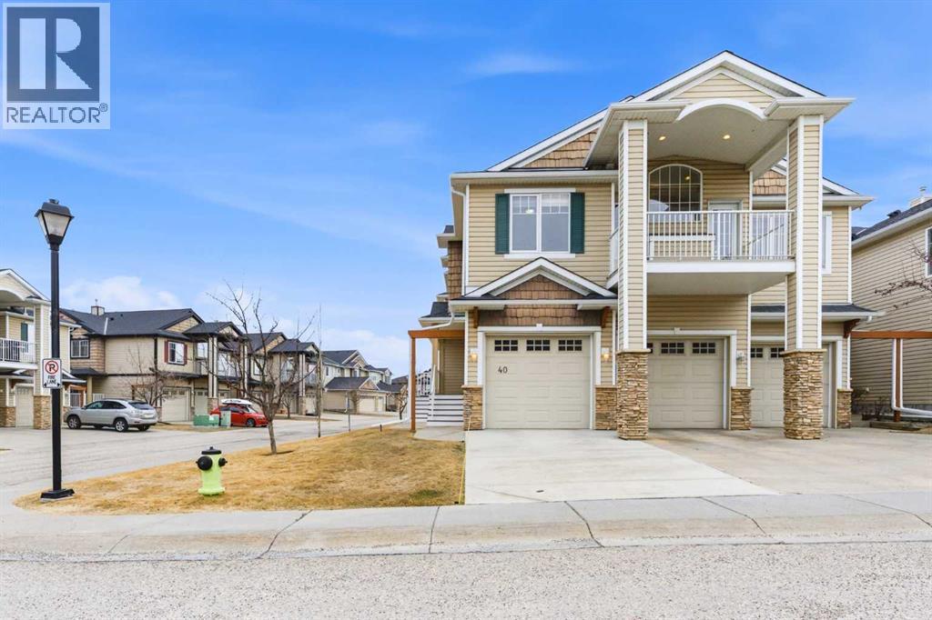 40 Royal Birch Mount Nw, Calgary, Alberta  T3G 5W9 - Photo 2 - A2302635