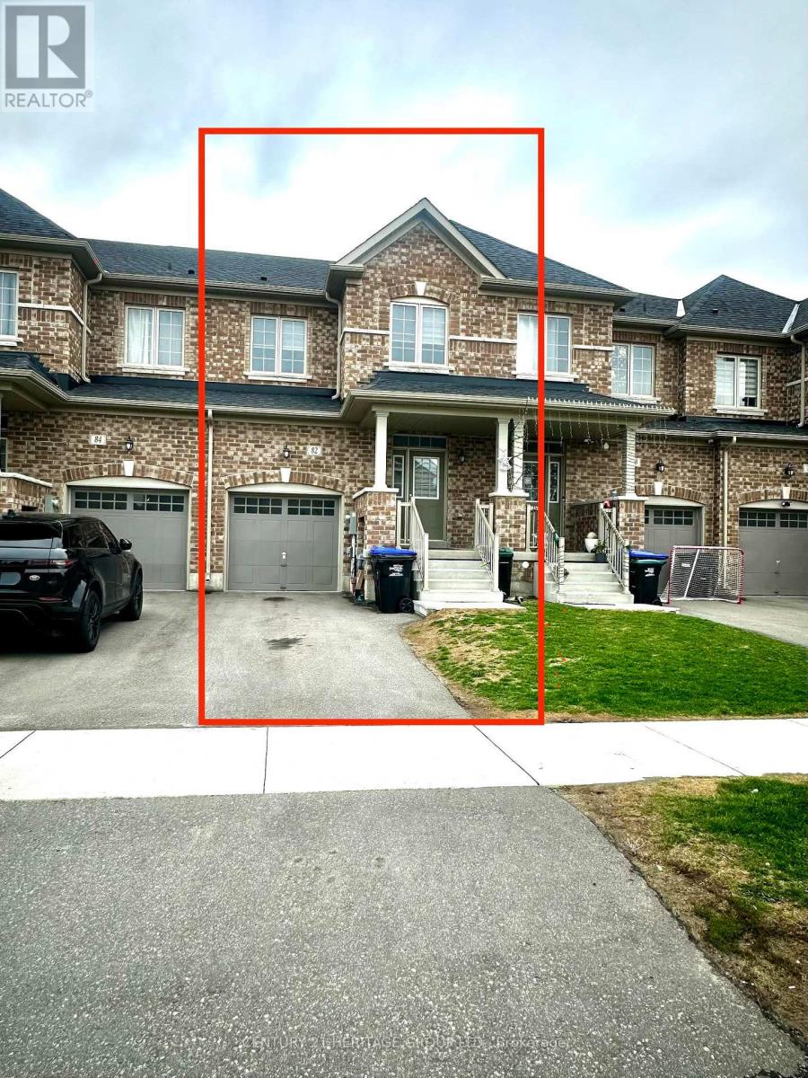 82 Ferragine Crescent, Bradford West Gwillimbury (Bradford), Ontario  L3Z 4K2 - Photo 2 - N13098614