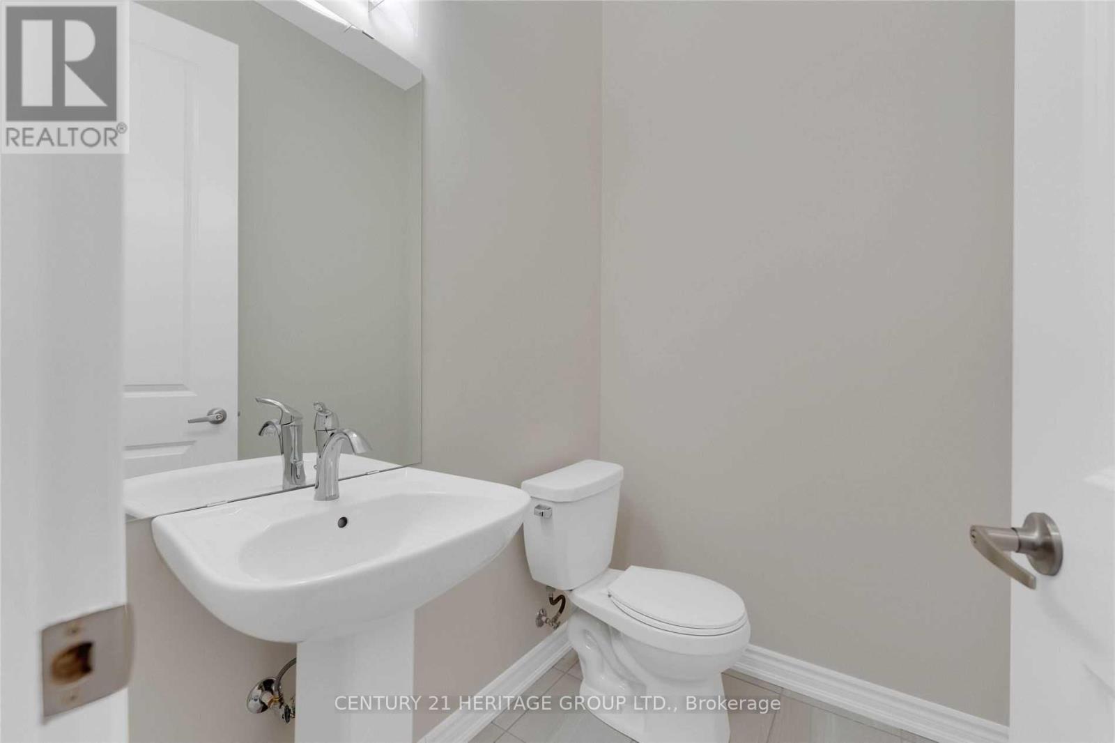 82 Ferragine Crescent, Bradford West Gwillimbury (Bradford), Ontario  L3Z 4K2 - Photo 4 - N13098614
