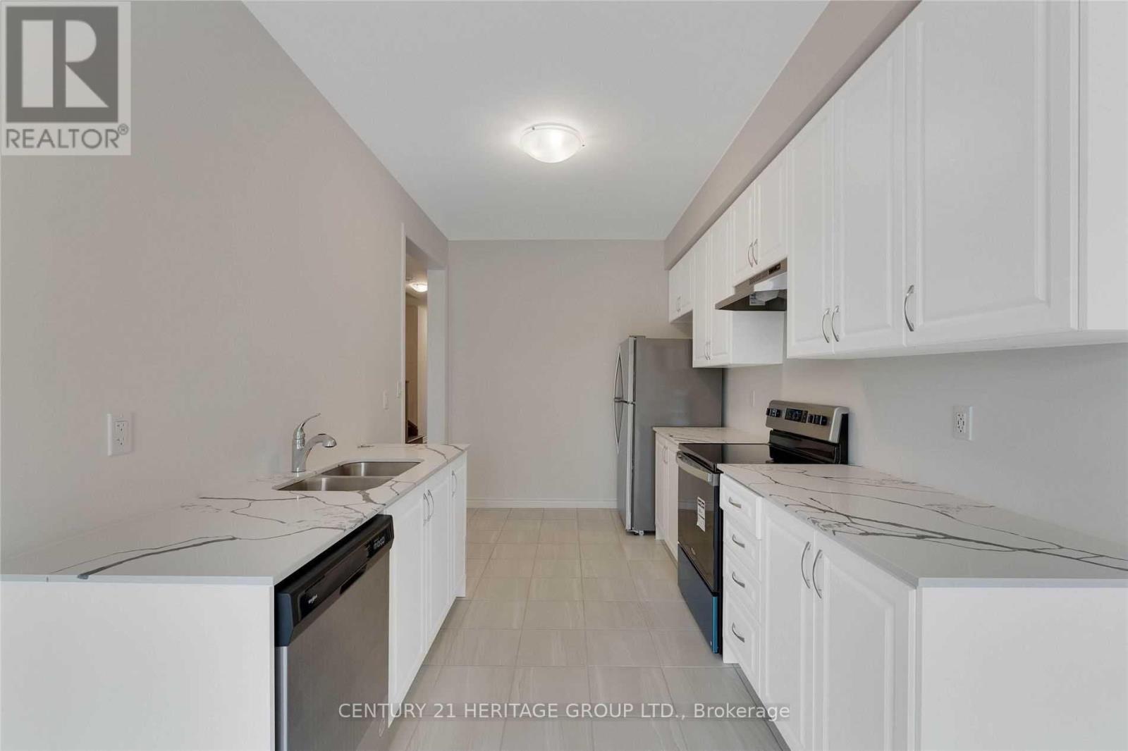 82 Ferragine Crescent, Bradford West Gwillimbury (Bradford), Ontario  L3Z 4K2 - Photo 6 - N13098614