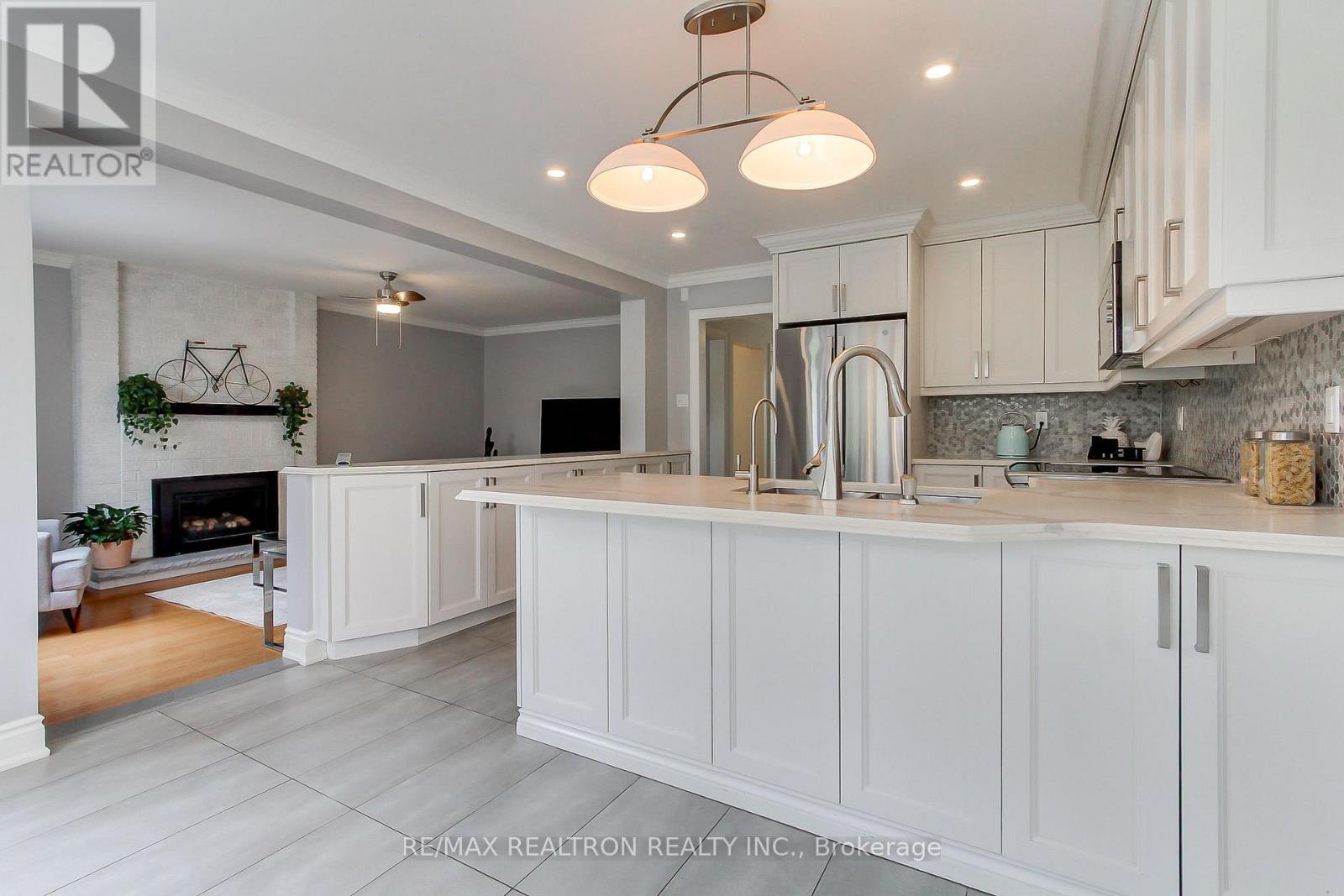 44 Ward Avenue, East Gwillimbury, Ontario  L0G 1V0 - Photo 11 - N13098766