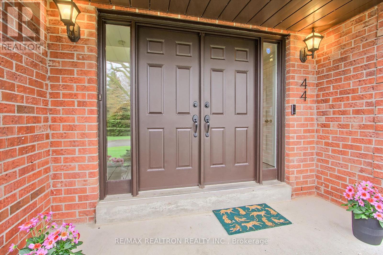 44 Ward Avenue, East Gwillimbury, Ontario  L0G 1V0 - Photo 2 - N13098766