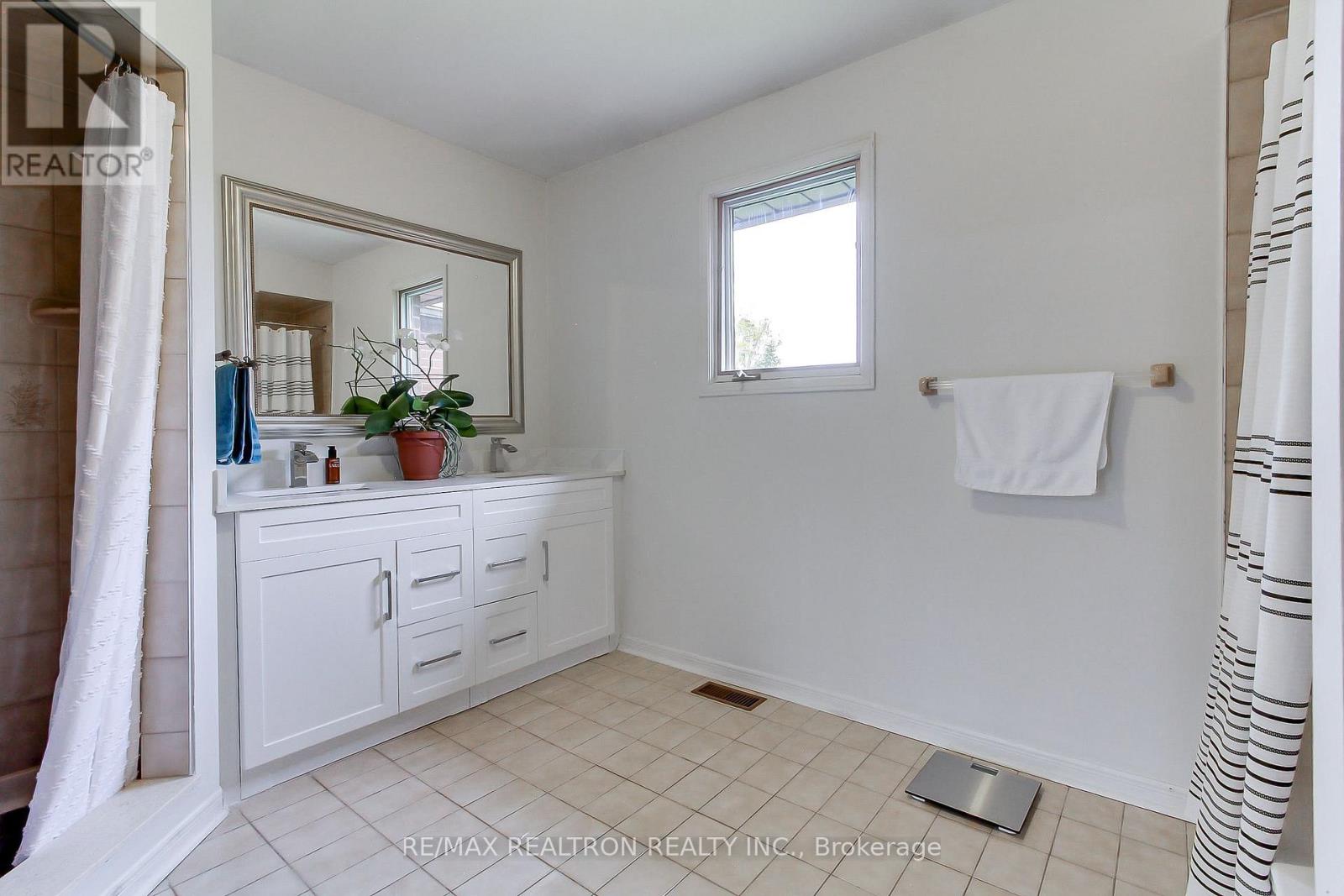44 Ward Avenue, East Gwillimbury, Ontario  L0G 1V0 - Photo 20 - N13098766