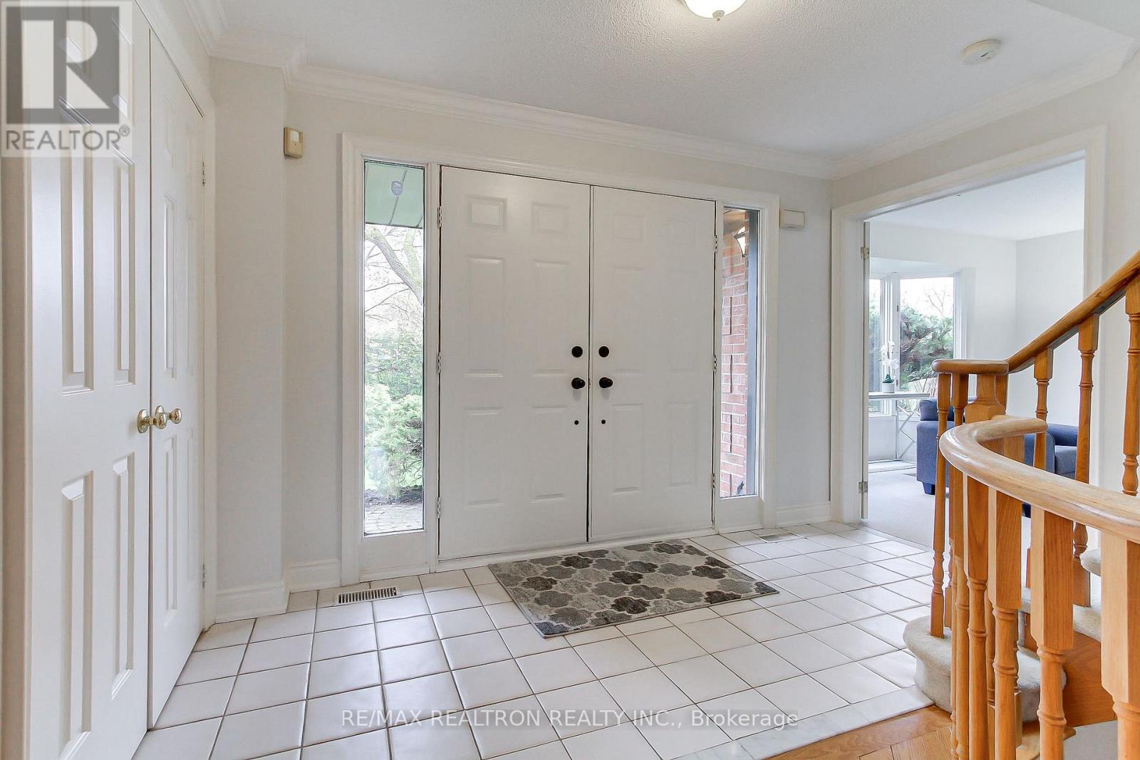 44 Ward Avenue, East Gwillimbury, Ontario  L0G 1V0 - Photo 3 - N13098766