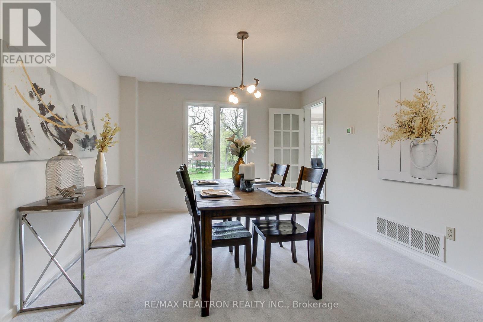 44 Ward Avenue, East Gwillimbury, Ontario  L0G 1V0 - Photo 6 - N13098766