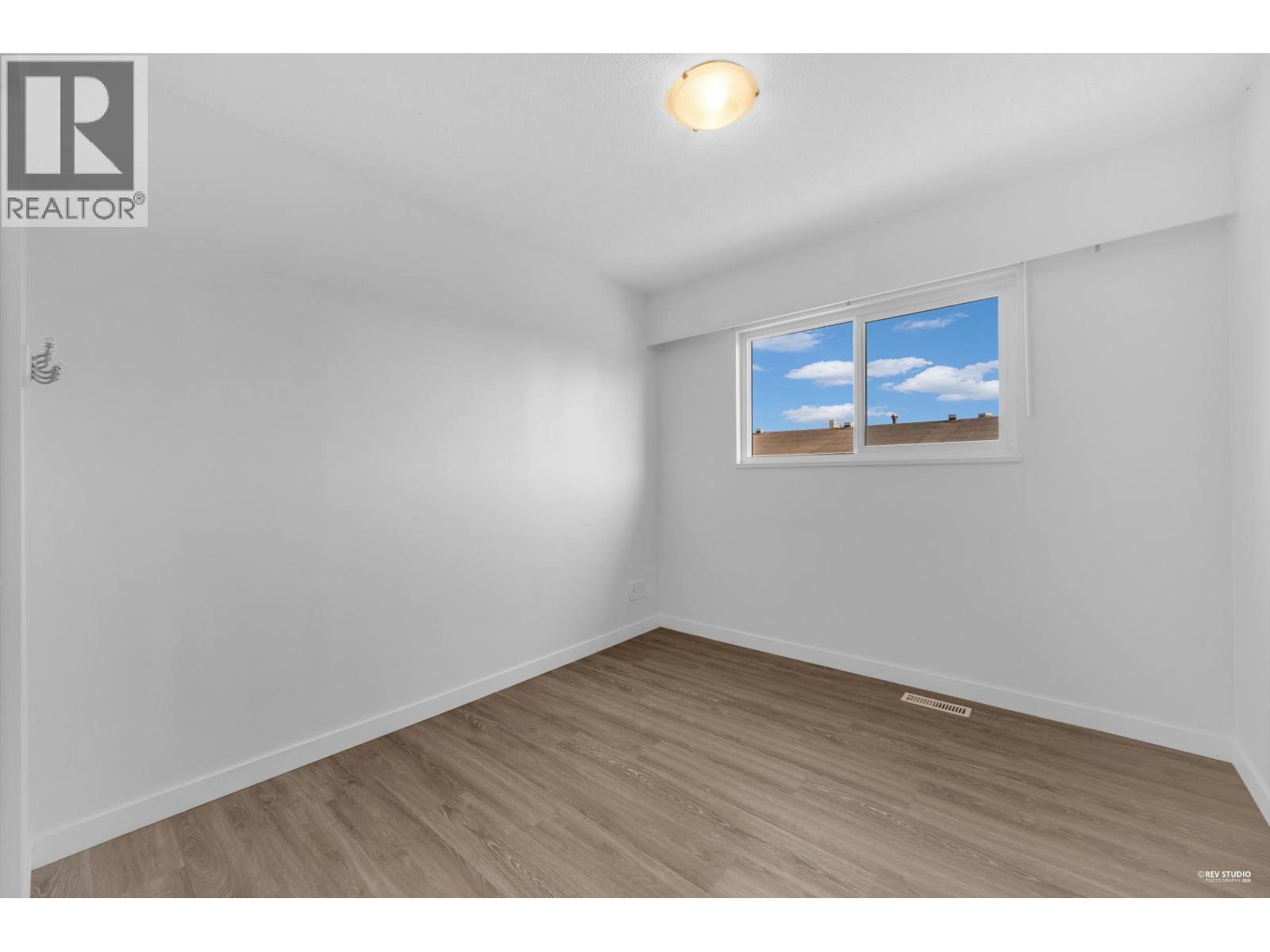 4249 Barker Avenue, Burnaby, British Columbia  V5G 3C3 - Photo 18 - R3119967