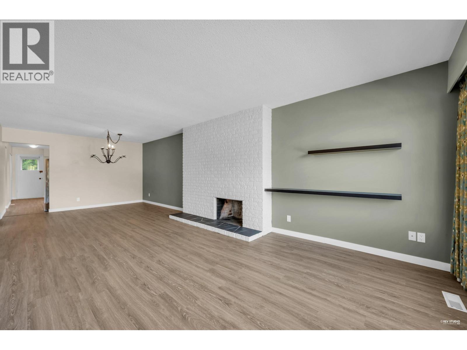 4249 Barker Avenue, Burnaby, British Columbia  V5G 3C3 - Photo 6 - R3119967