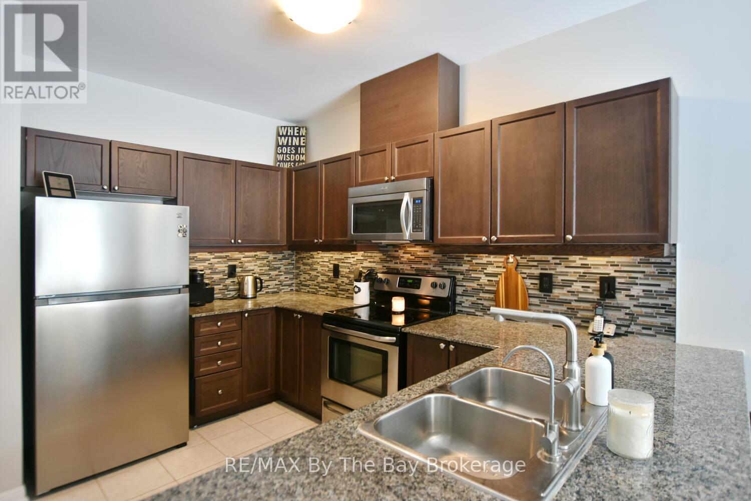 37 Berkshire Avenue, Wasaga Beach, Ontario  L9Z 0G3 - Photo 11 - S12842220