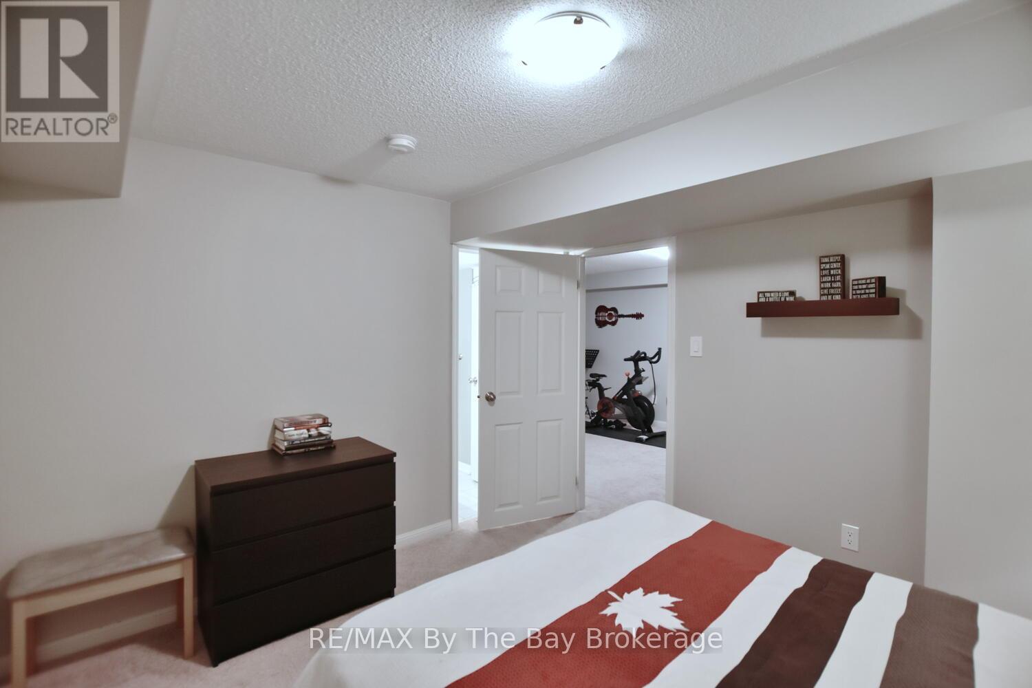 37 Berkshire Avenue, Wasaga Beach, Ontario  L9Z 0G3 - Photo 36 - S12842220
