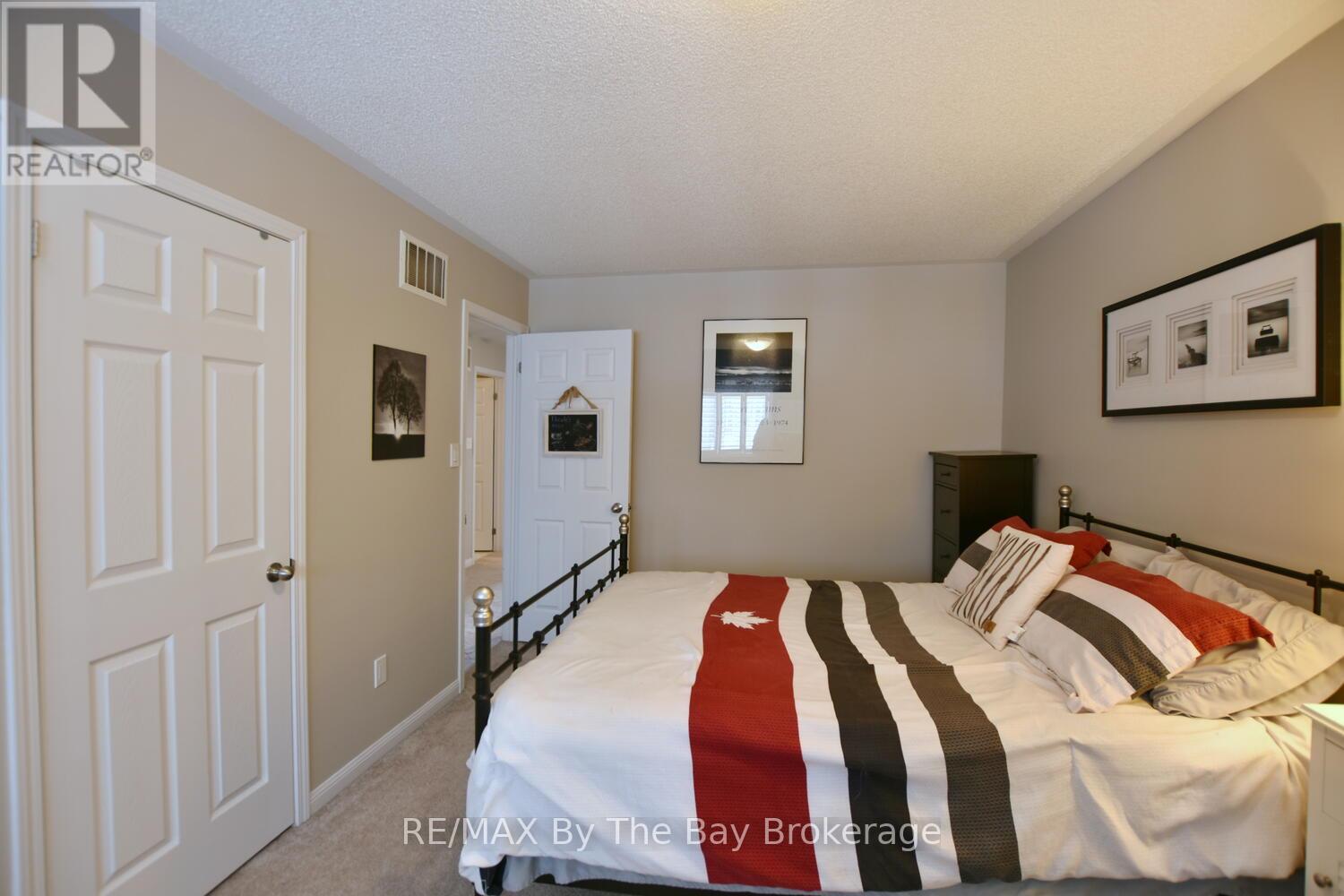 37 Berkshire Avenue, Wasaga Beach, Ontario  L9Z 0G3 - Photo 24 - S12842220
