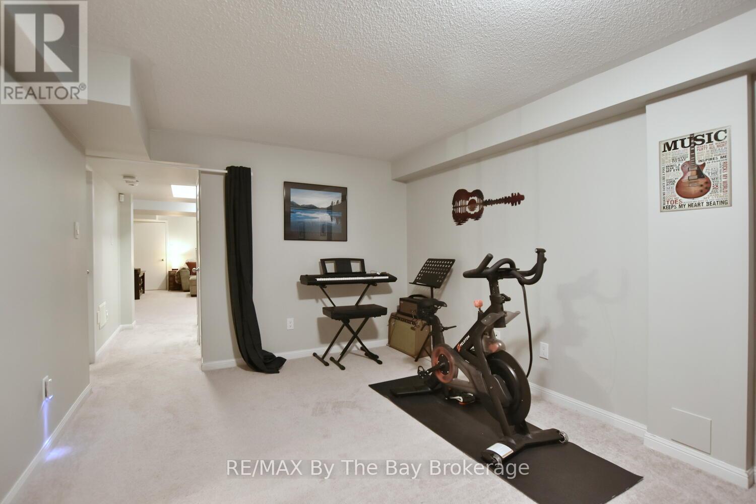 37 Berkshire Avenue, Wasaga Beach, Ontario  L9Z 0G3 - Photo 34 - S12842220