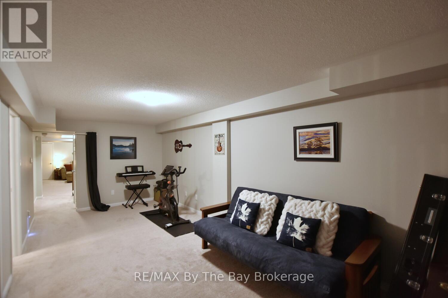 37 Berkshire Avenue, Wasaga Beach, Ontario  L9Z 0G3 - Photo 33 - S12842220
