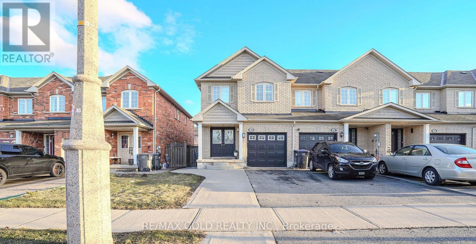 109 Crystal Glen Crescent, Brampton, Ontario  L6X 0K8 - Photo 1 - W13098484