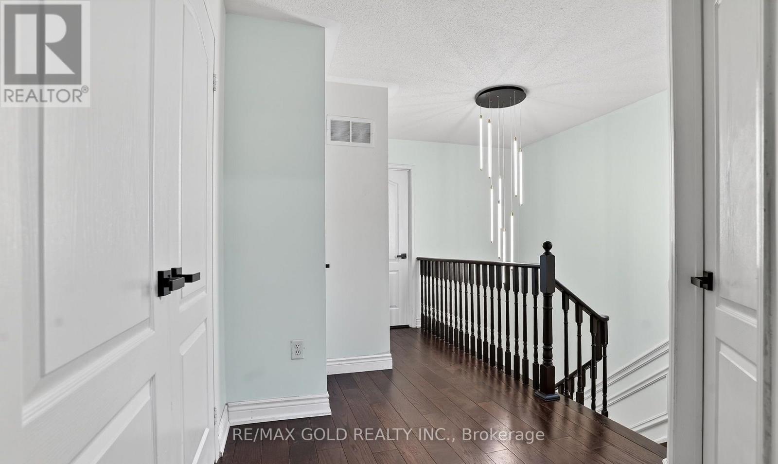 109 Crystal Glen Crescent, Brampton, Ontario  L6X 0K8 - Photo 10 - W13098484