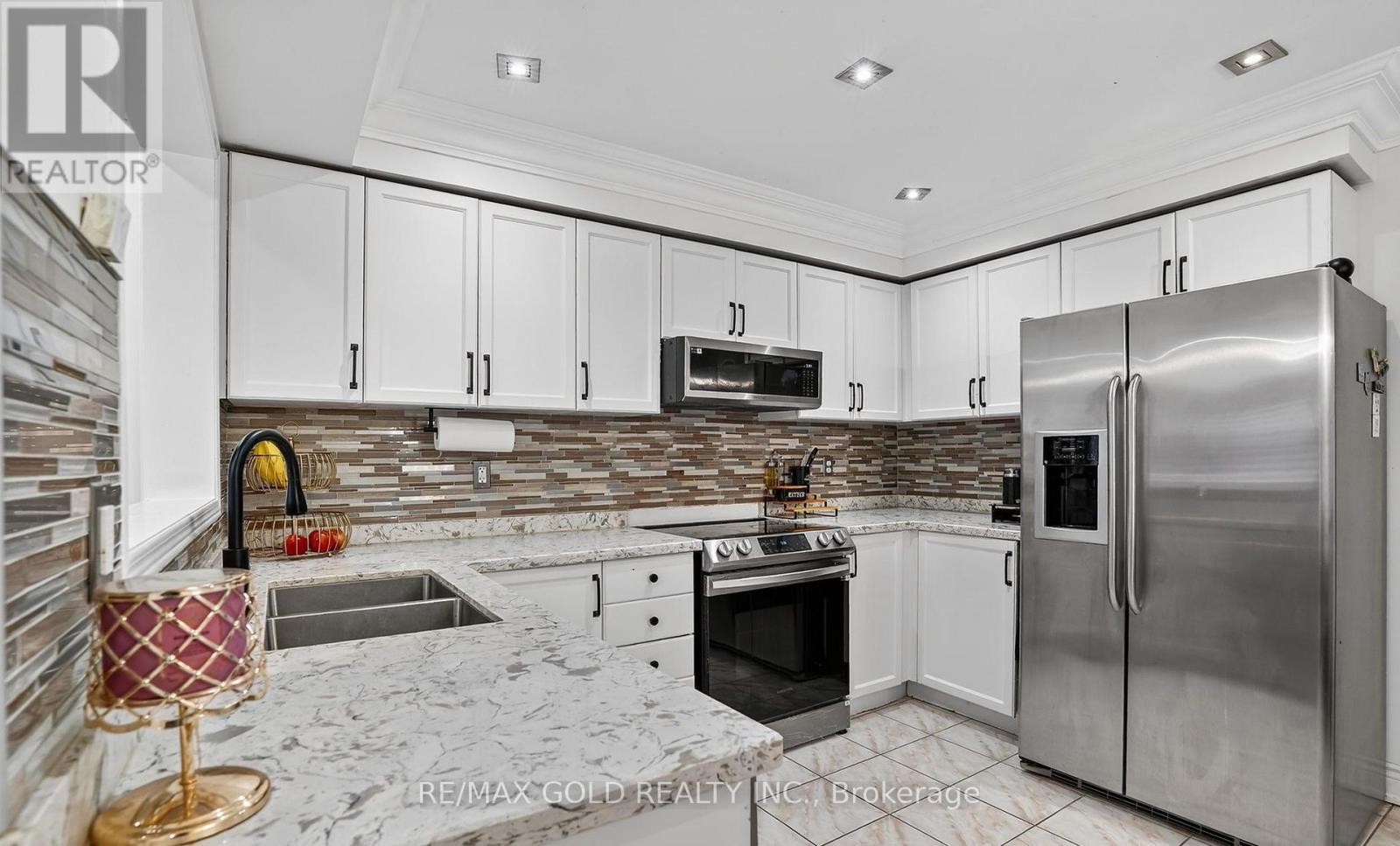 109 Crystal Glen Crescent, Brampton, Ontario  L6X 0K8 - Photo 12 - W13098484