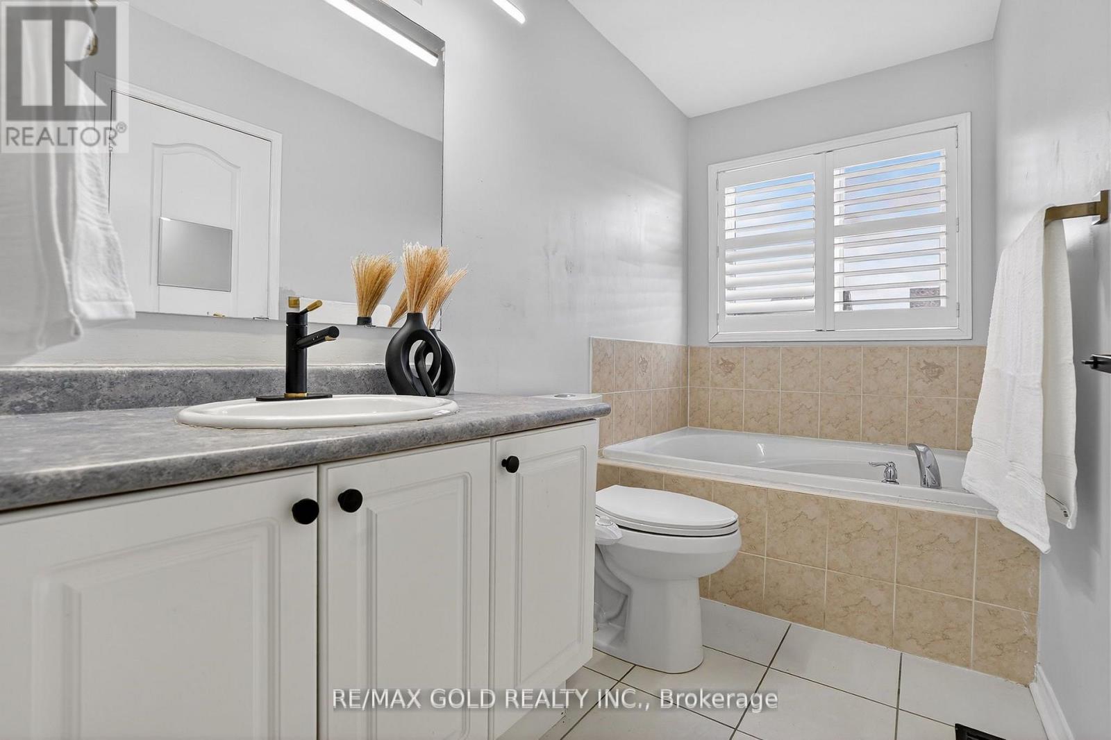 109 Crystal Glen Crescent, Brampton, Ontario  L6X 0K8 - Photo 32 - W13098484