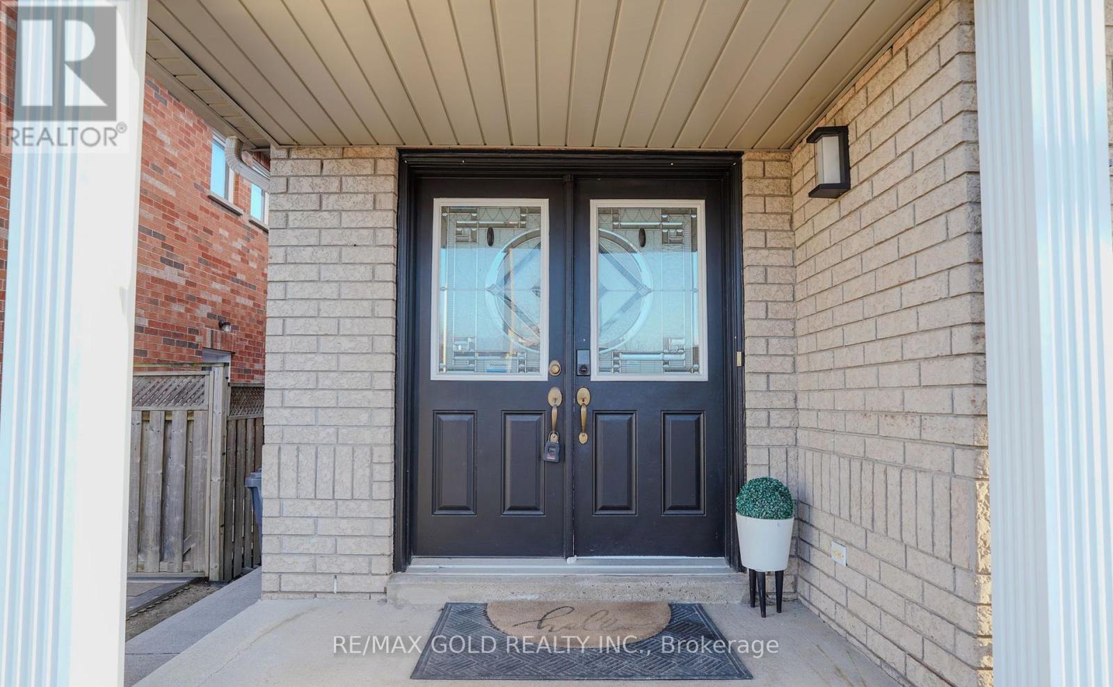 109 Crystal Glen Crescent, Brampton, Ontario  L6X 0K8 - Photo 4 - W13098484