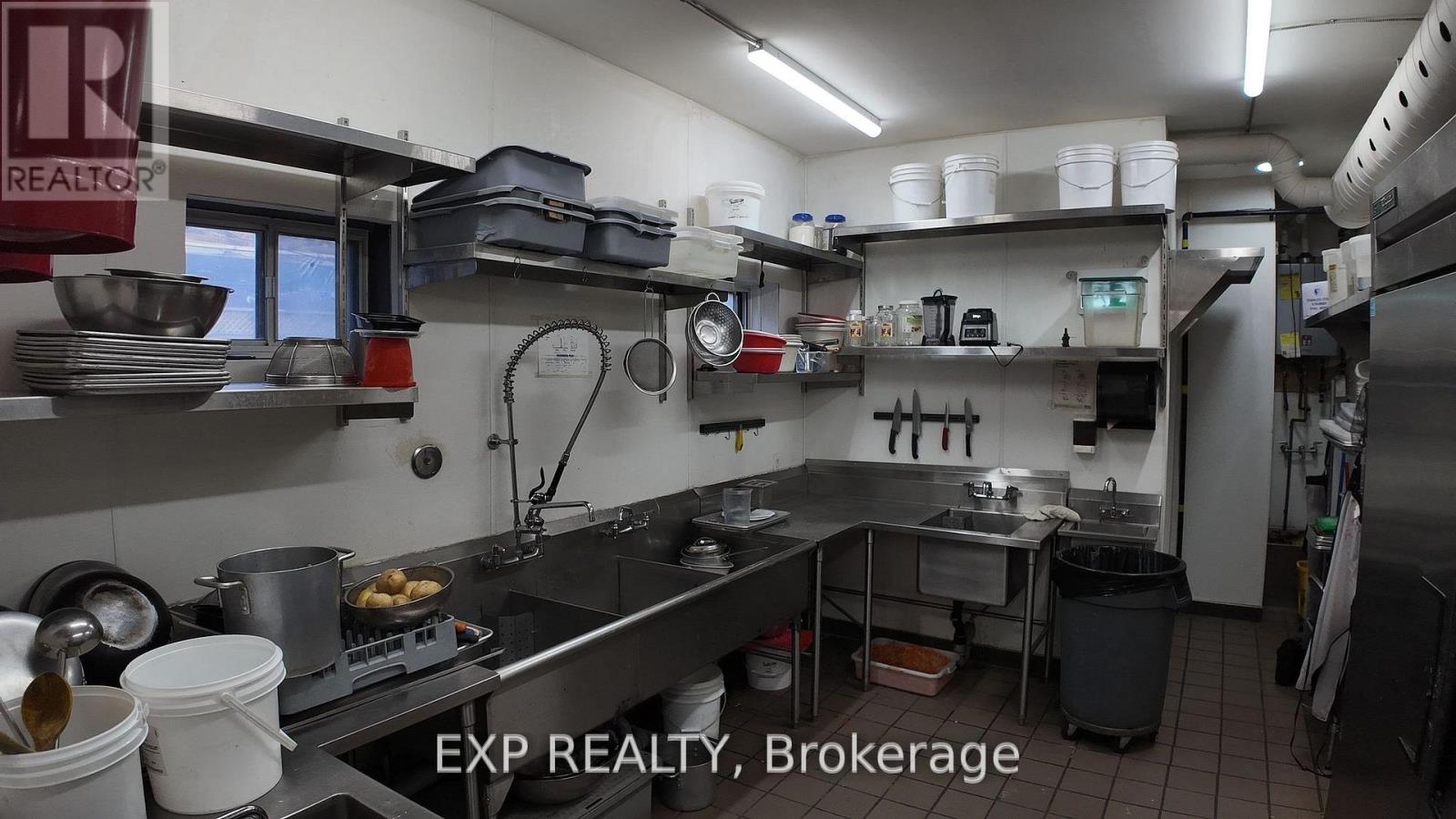 59 Lakeshore Road E, Mississauga, Ontario  L5G 1C9 - Photo 12 - W13098490