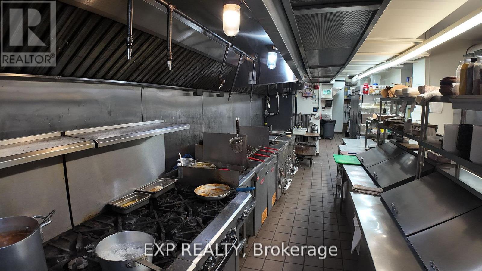 59 Lakeshore Road E, Mississauga, Ontario  L5G 1C9 - Photo 9 - W13098490