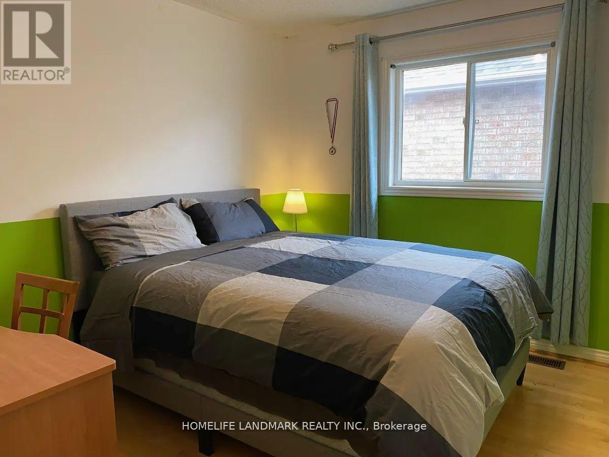 Autum - 846 Cardington Street S, Mississauga, Ontario  L5V 1Z7 - Photo 2 - W13098548