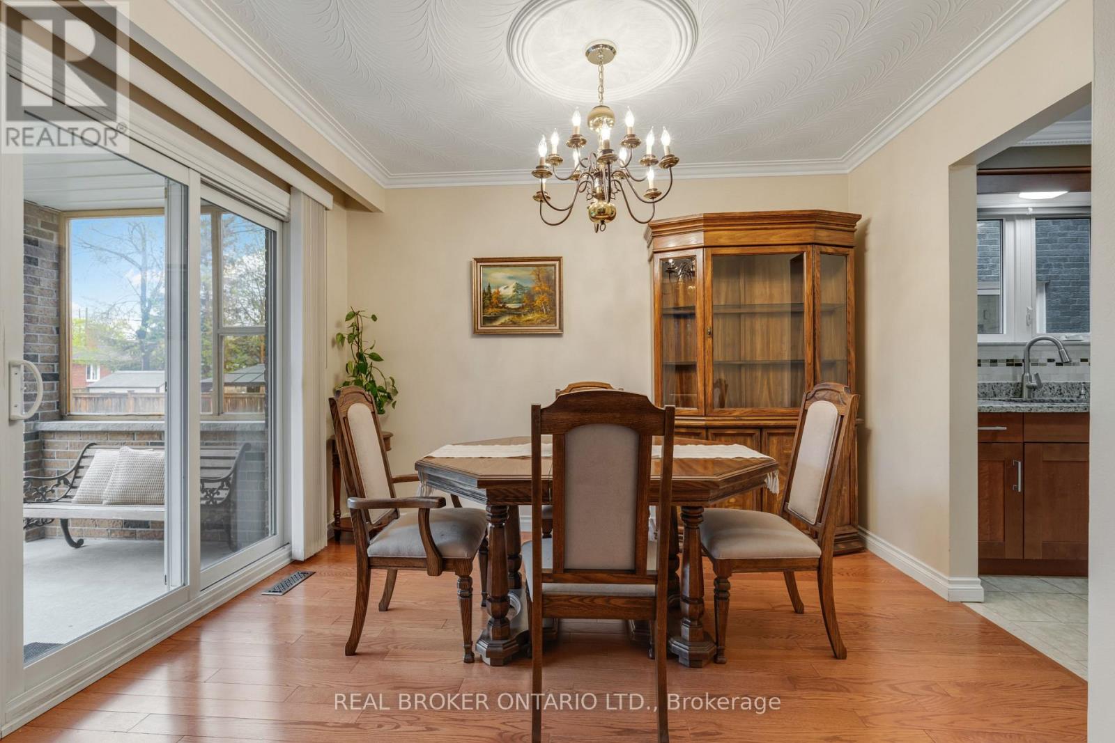 56a Treeview Drive, Toronto, Ontario  M8W 4C2 - Photo 10 - W13098572