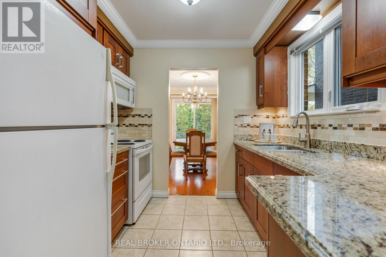 56a Treeview Drive, Toronto, Ontario  M8W 4C2 - Photo 13 - W13098572