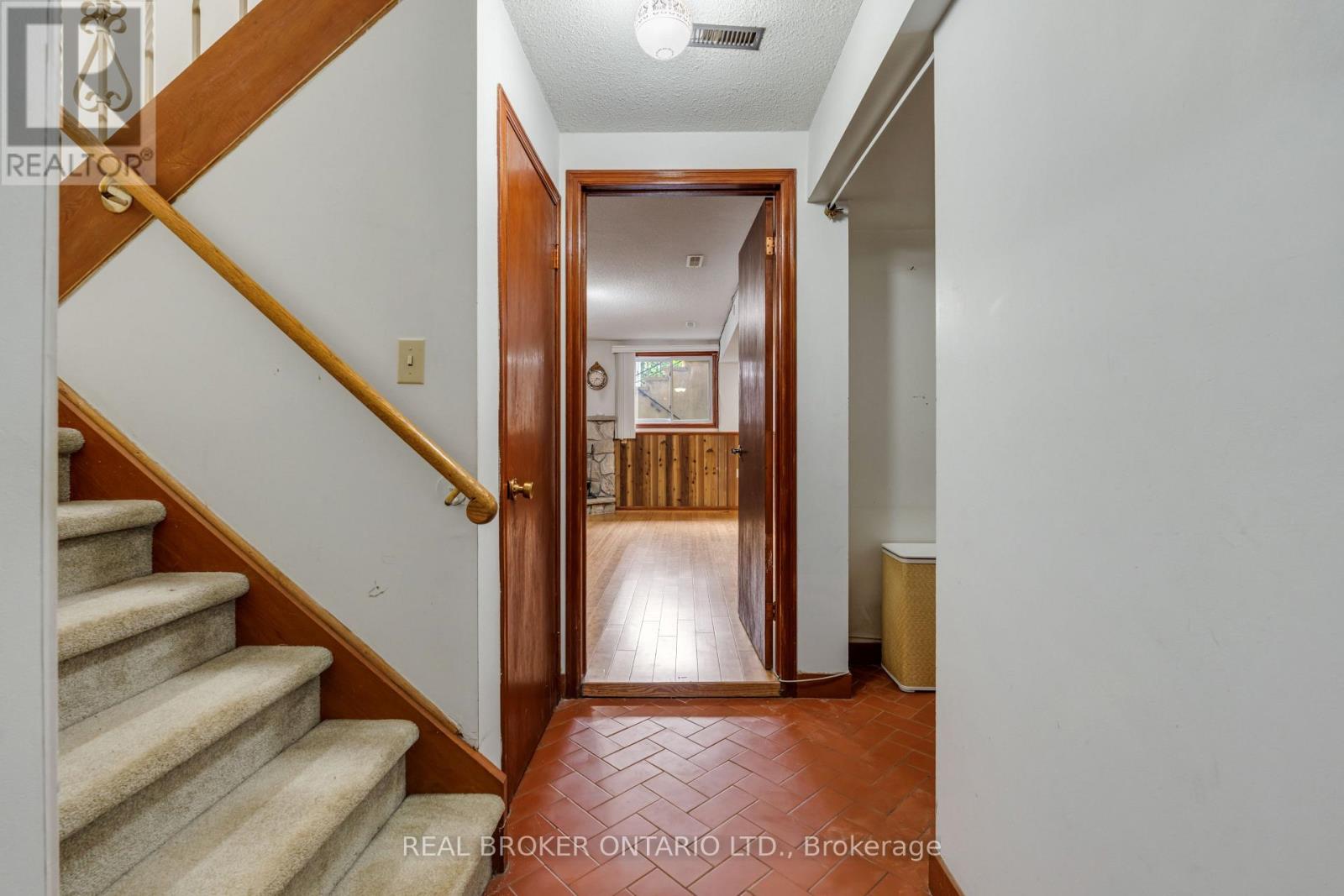 56a Treeview Drive, Toronto, Ontario  M8W 4C2 - Photo 26 - W13098572