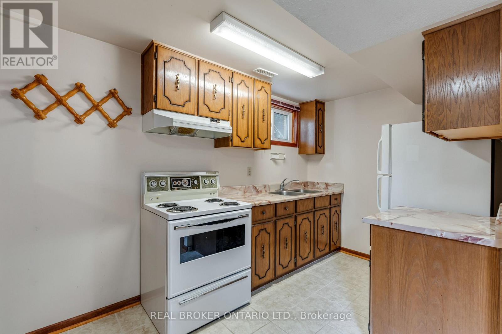 56a Treeview Drive, Toronto, Ontario  M8W 4C2 - Photo 31 - W13098572