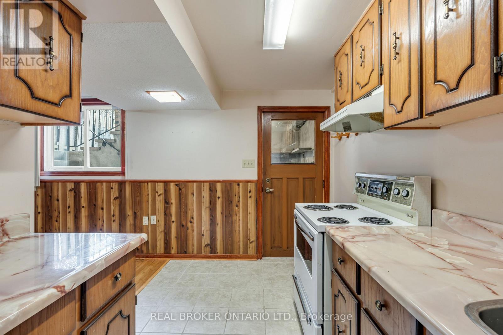 56a Treeview Drive, Toronto, Ontario  M8W 4C2 - Photo 32 - W13098572