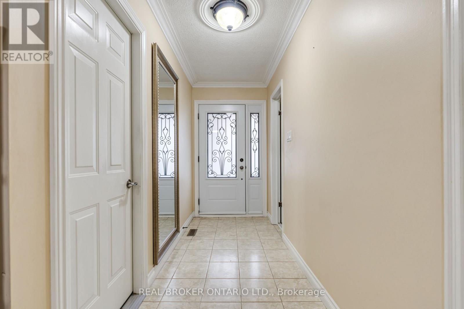 56a Treeview Drive, Toronto, Ontario  M8W 4C2 - Photo 4 - W13098572