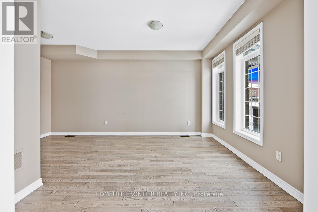 3118 Postridge Drive, Oakville, Ontario  L6H 7E3 - Photo 4 - W13098596