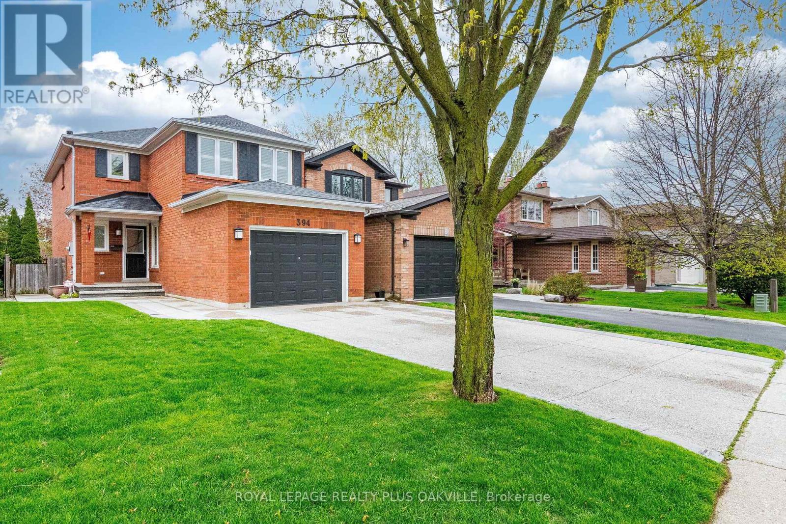 394 MAIDSTONE CRESCENT, Oakville, Ontario