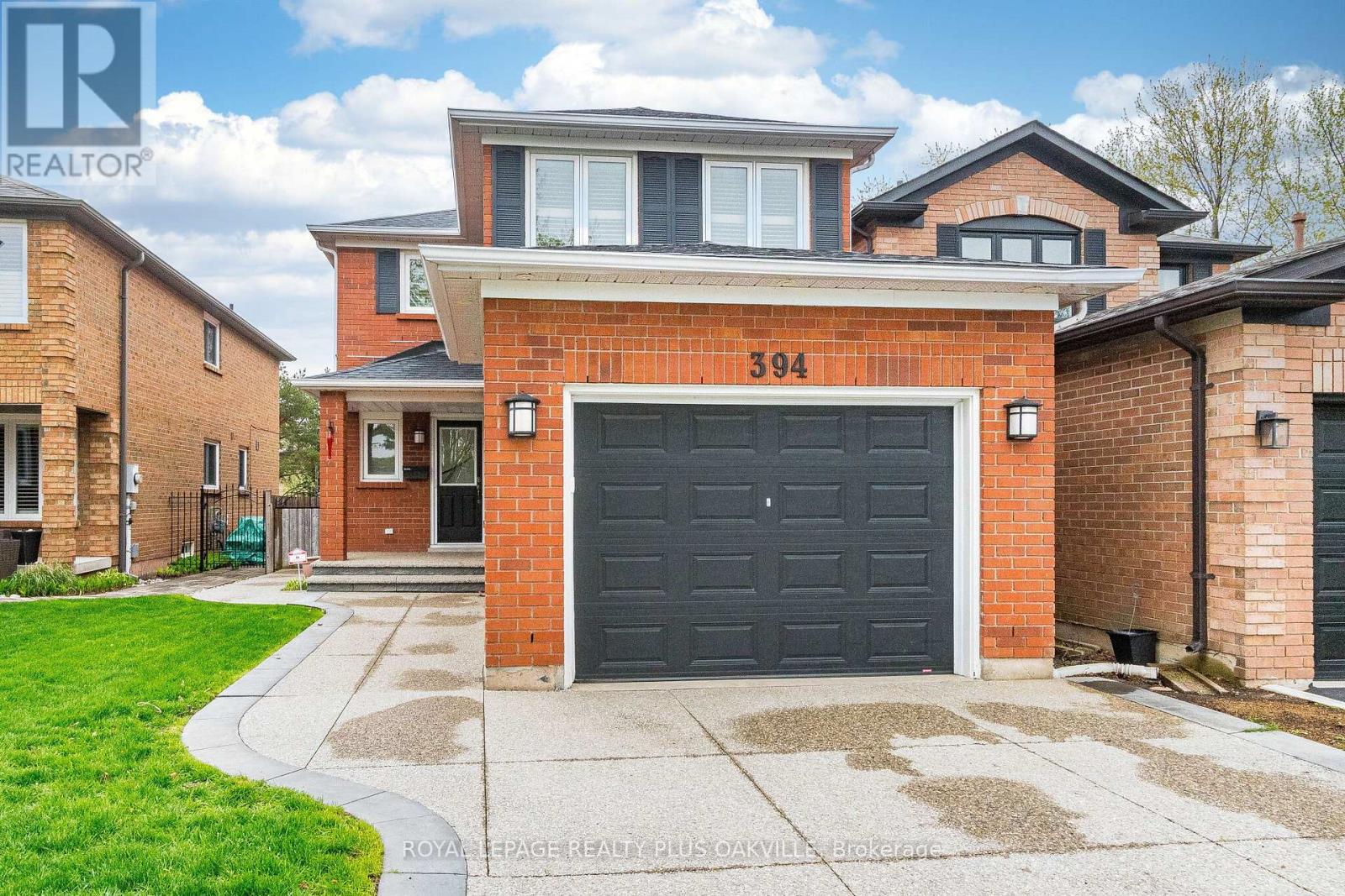 394 Maidstone Crescent, Oakville, Ontario  L6M 1A1 - Photo 2 - W13098742