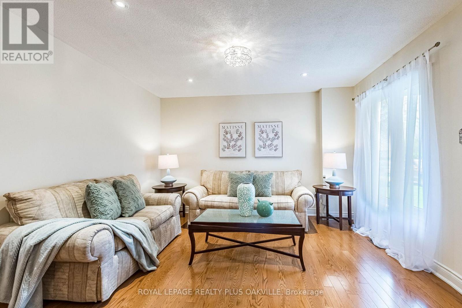 394 Maidstone Crescent, Oakville, Ontario  L6M 1A1 - Photo 6 - W13098742