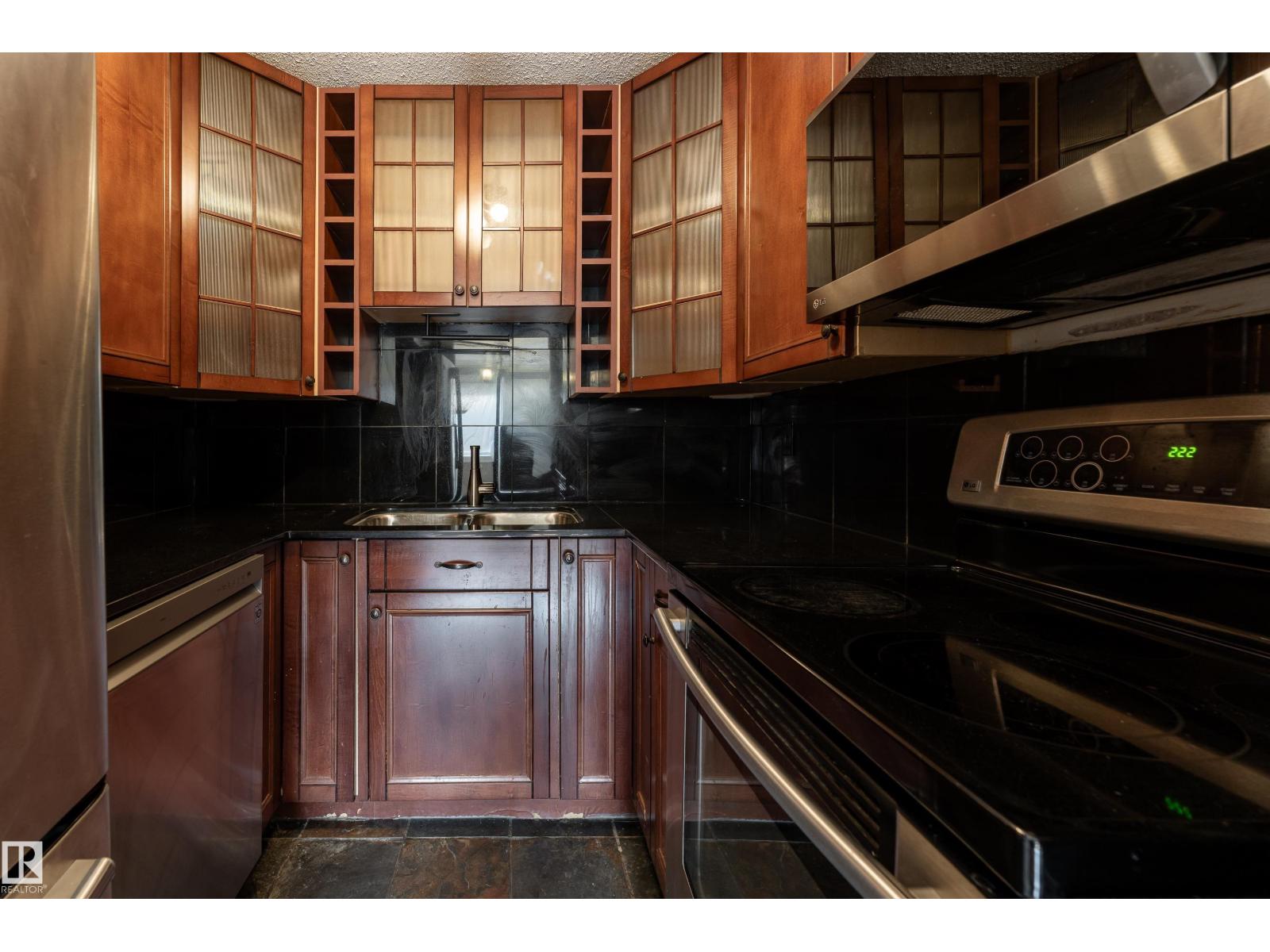 #203 10003 87 Av Nw, Edmonton, Alberta  T6C 2T3 - Photo 4 - E4480877