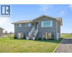 122 S 3 Street W, Magrath, Alberta