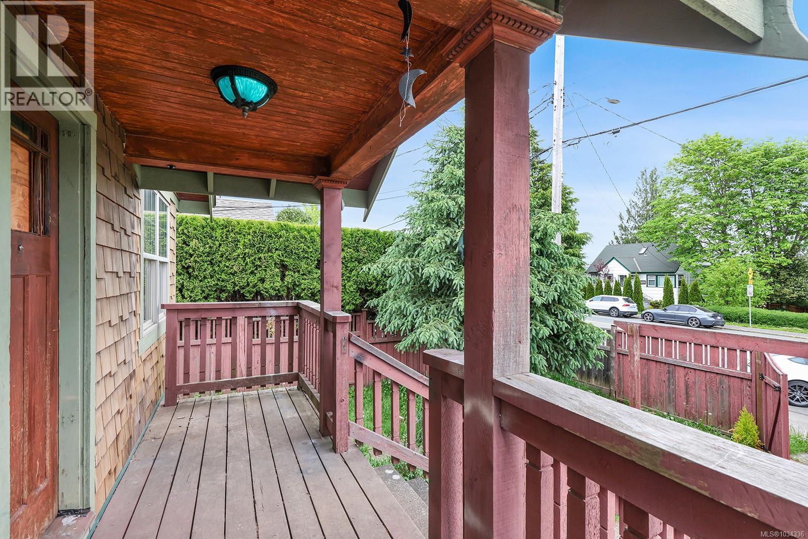 989 Fitzgerald Ave, Courtenay, British Columbia  V9N 2R6 - Photo 4 - 1034336