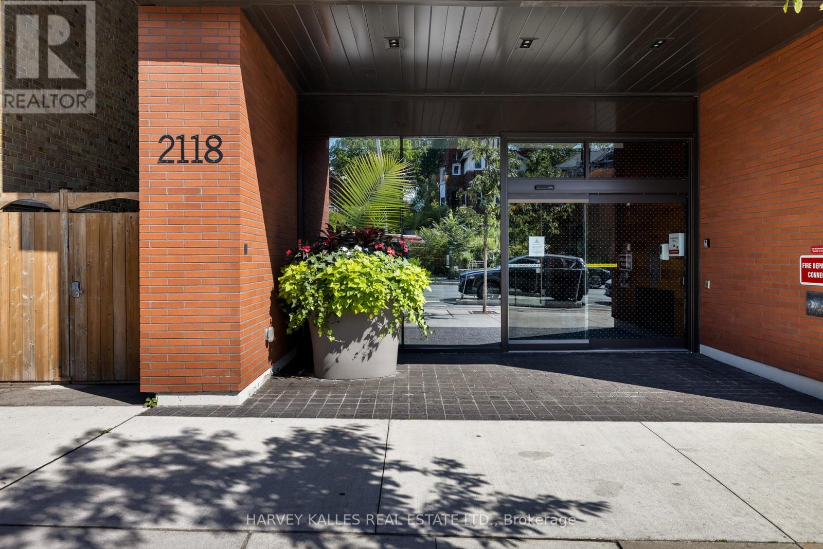 407 - 2118 BLOOR STREET W, Toronto, Ontario