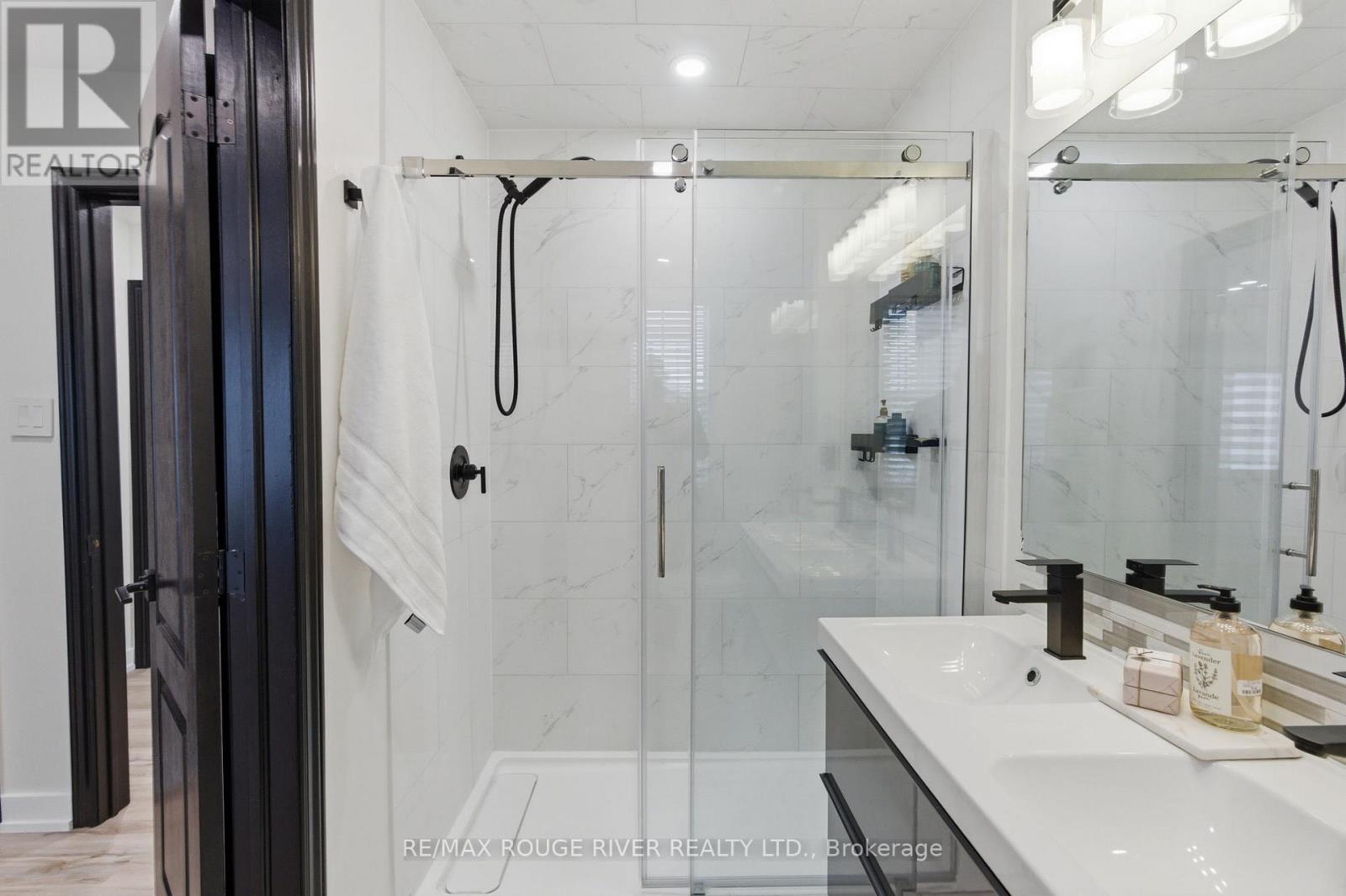 15 Virginia Drive, Whitby, Ontario  L1R 2Y1 - Photo 28 - E13098888