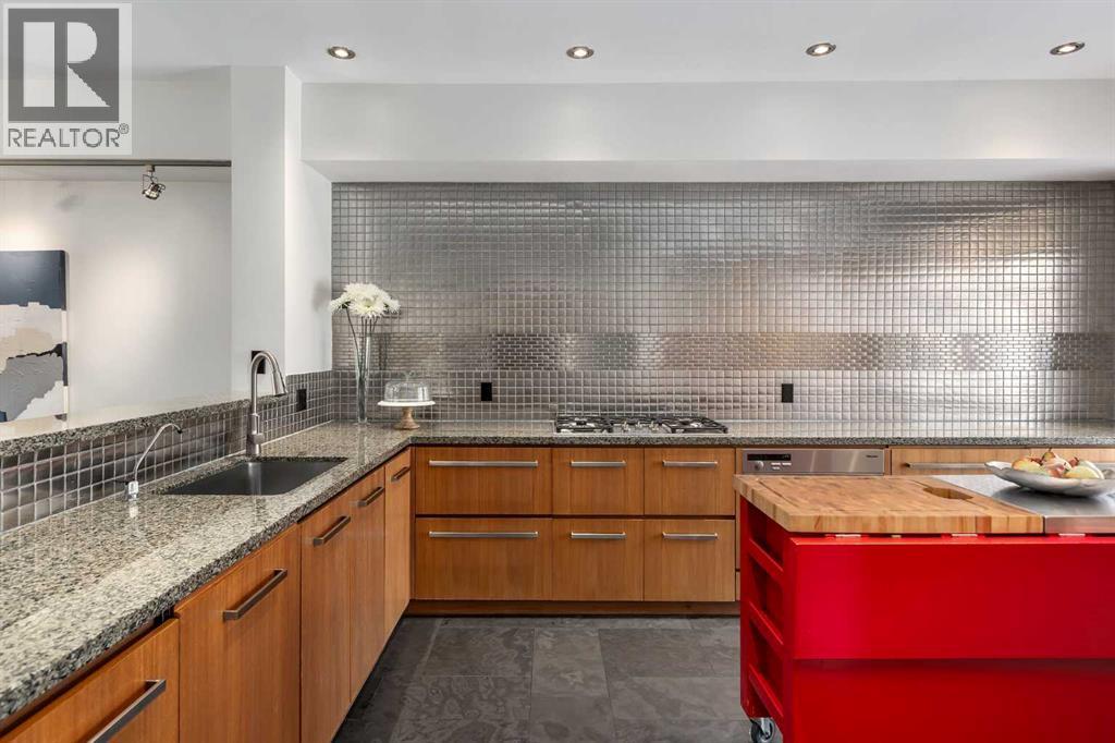 2409 Erlton Street SW, Calgary, Alberta  T2S 2V9 - Photo 7 - A2286388
