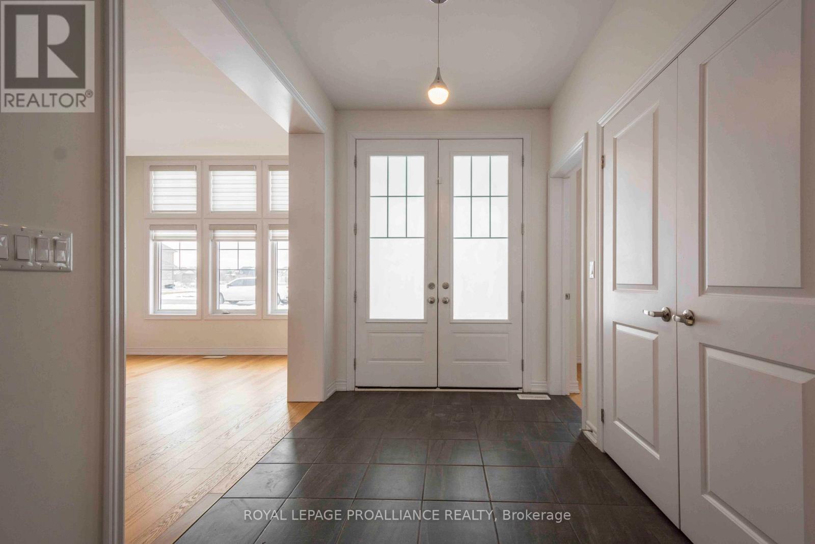 5 Waterview Court, Quinte West, Ontario  K0K 1L0 - Photo 2 - X13098902