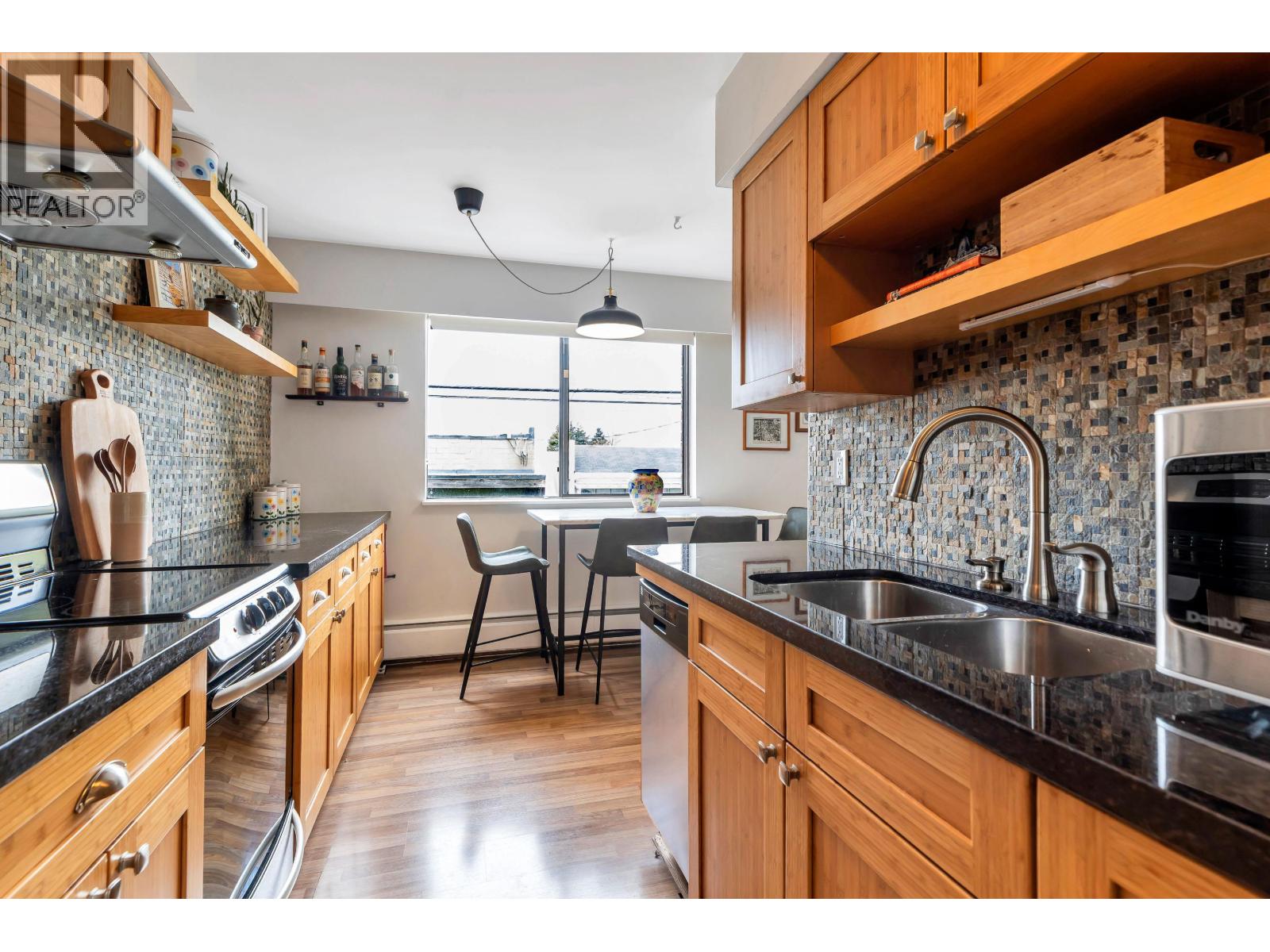 207 2080 Maple Street, Vancouver, British Columbia  V6J 4P9 - Photo 3 - R3114895
