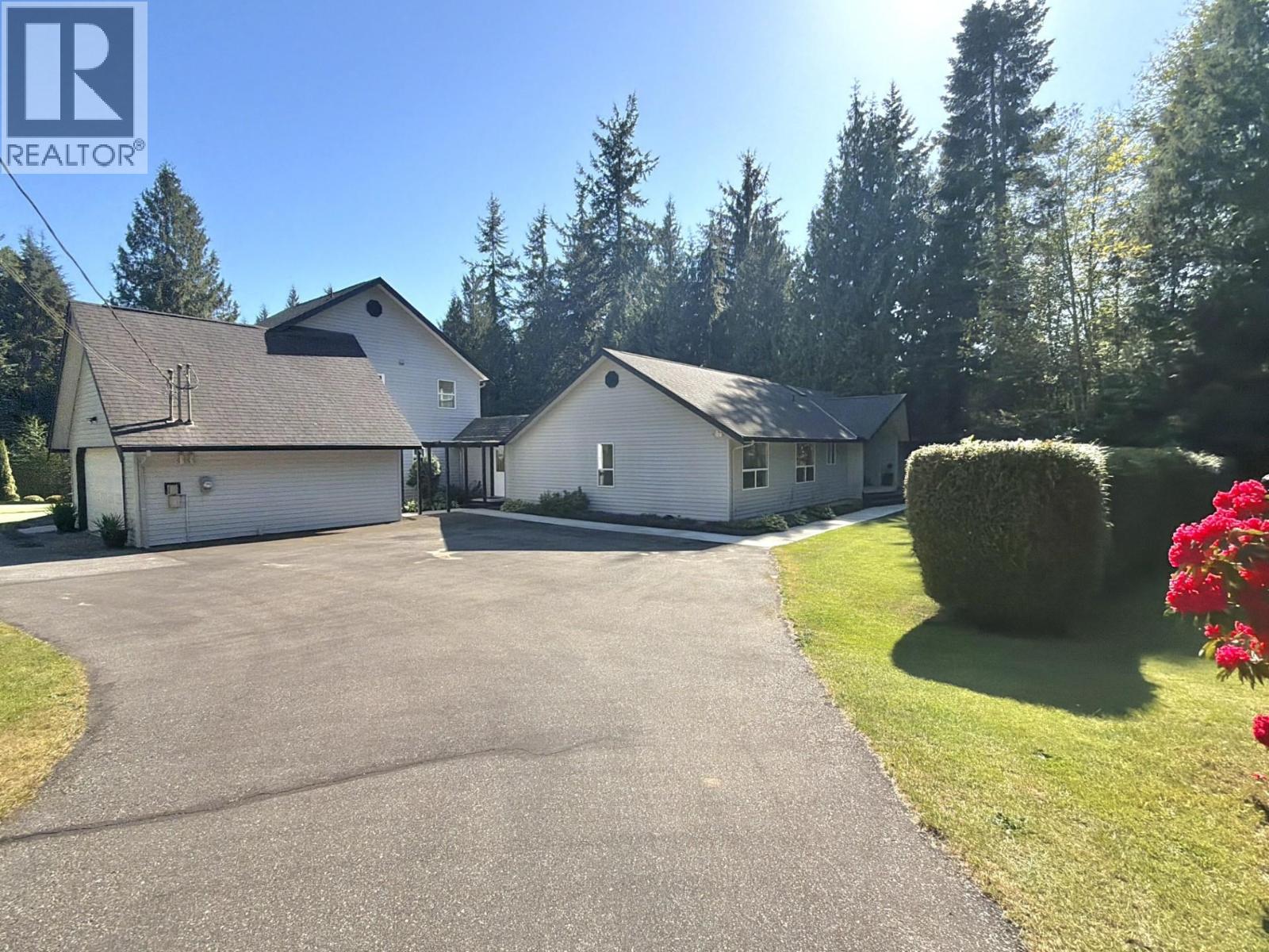 1499 Hanbury Road, Roberts Creek, British Columbia  V0N 2W1 - Photo 2 - R3120984