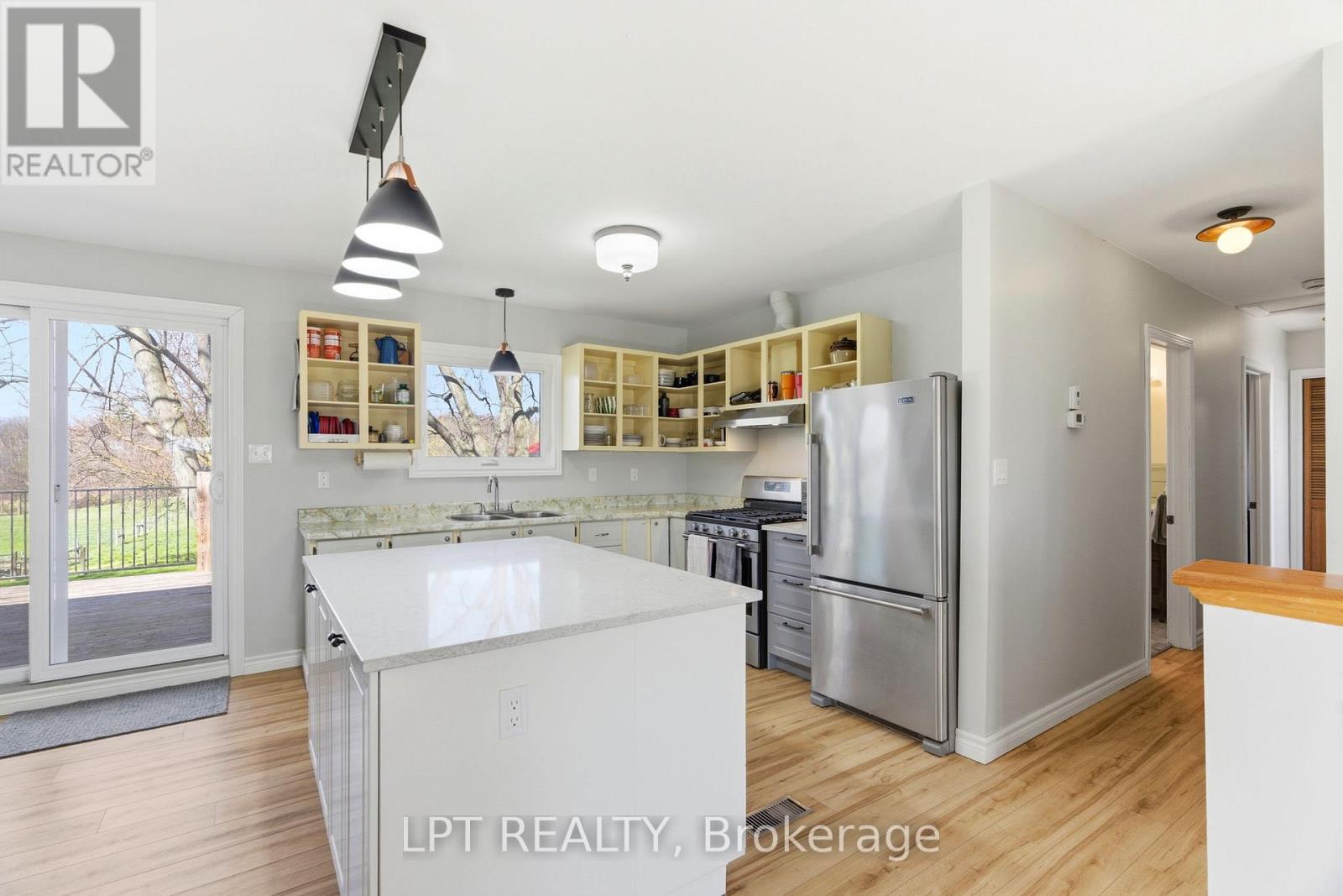 32299 Sylvan Road, North Middlesex, Ontario  N0M 2N0 - Photo 11 - X13098878