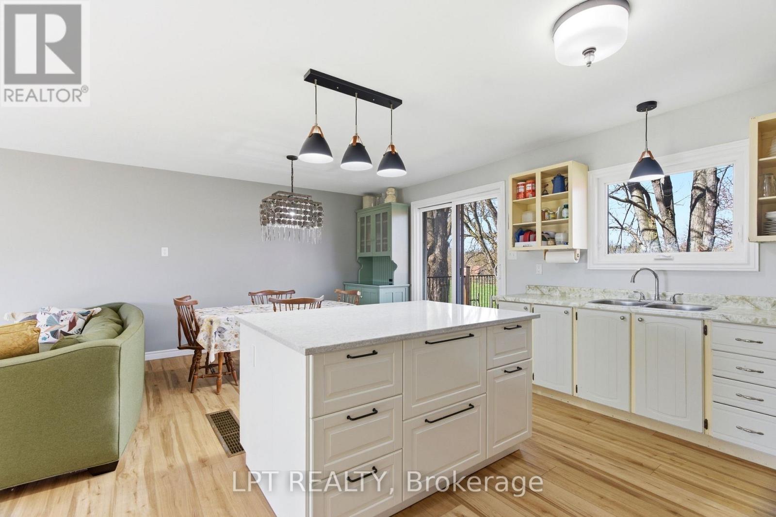 32299 Sylvan Road, North Middlesex, Ontario  N0M 2N0 - Photo 14 - X13098878