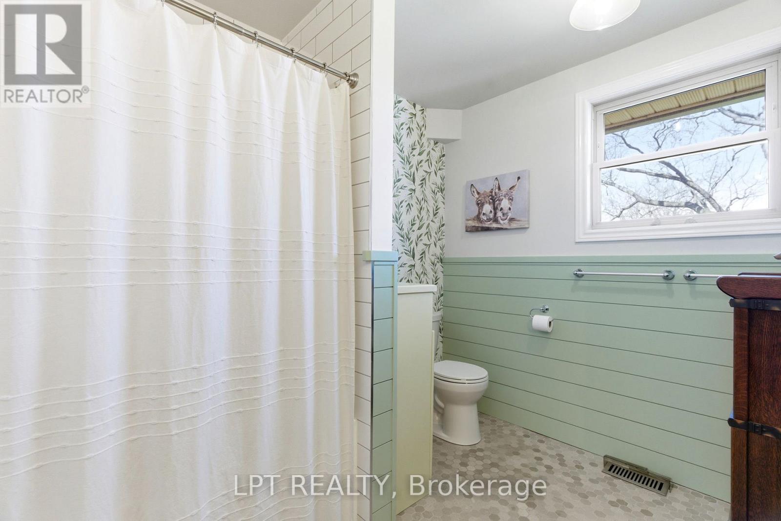 32299 Sylvan Road, North Middlesex, Ontario  N0M 2N0 - Photo 19 - X13098878